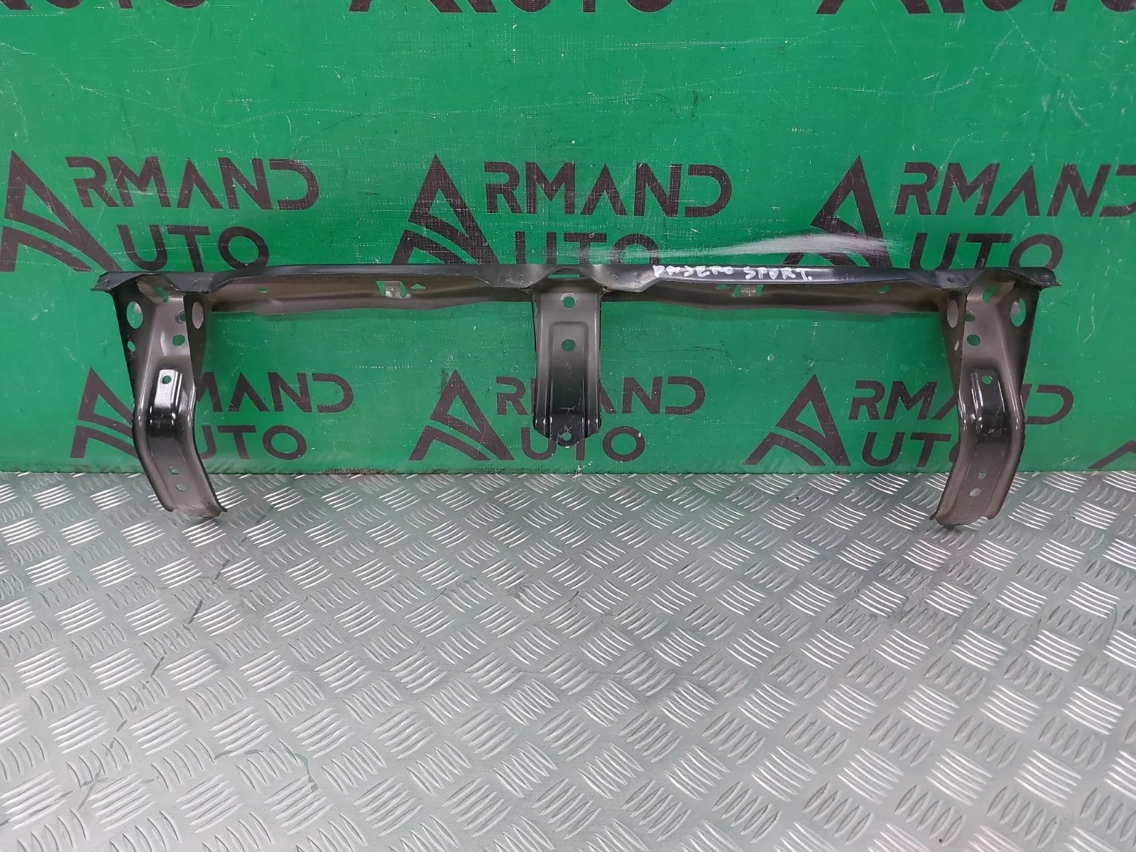 Усилитель бампера MITSUBISHI PAJERO SPORT 2015-2021 3