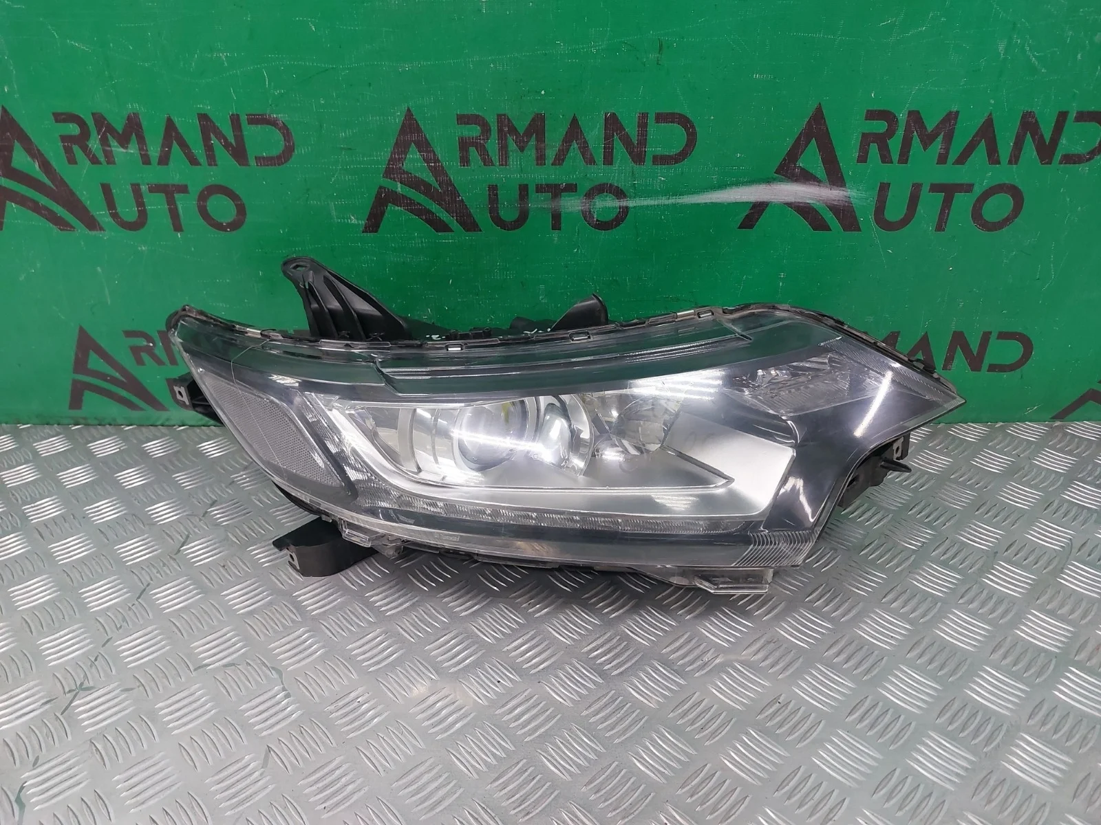 Фара MITSUBISHI OUTLANDER 2015-нв 3