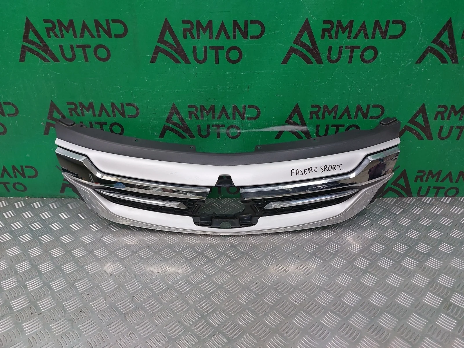 Решетка радиатора MITSUBISHI PAJERO SPORT 2015-2021 3