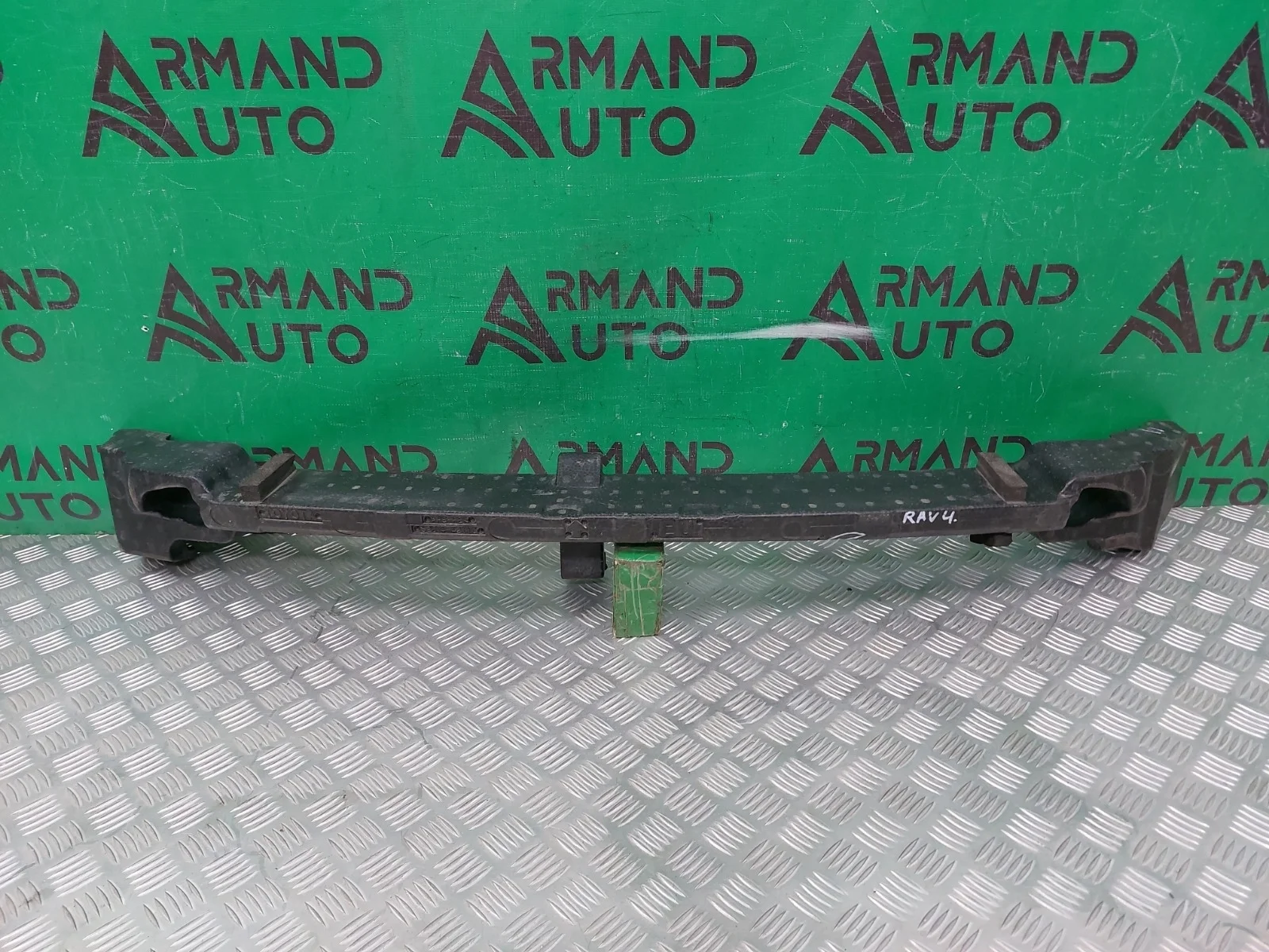 Абсорбер бампера TOYOTA RAV4 2015-2019 CA40