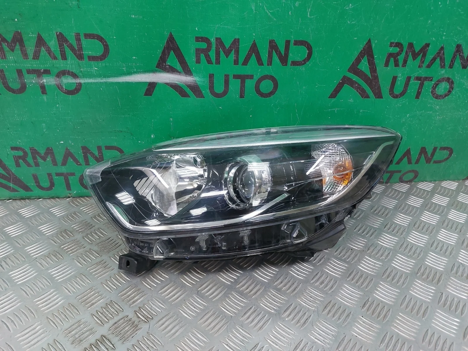 Фара Renault Kaptur 2016-2022