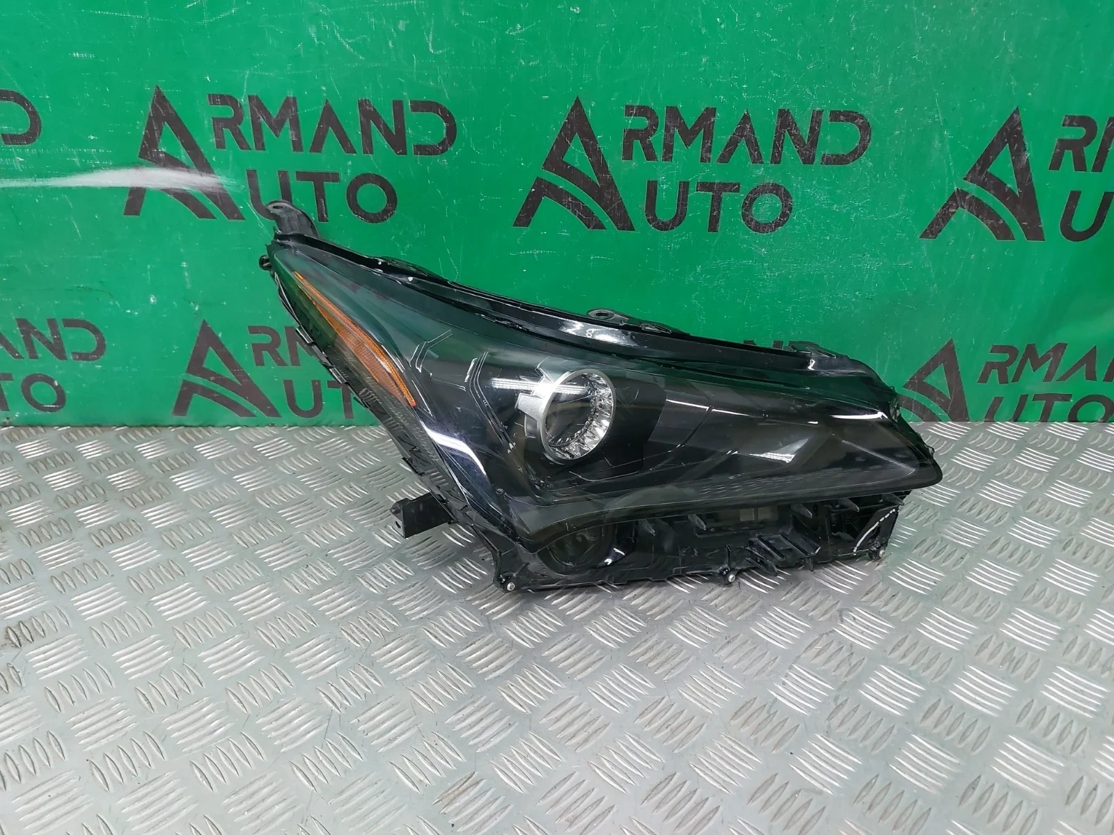 Фара Lexus NX 2017-2021