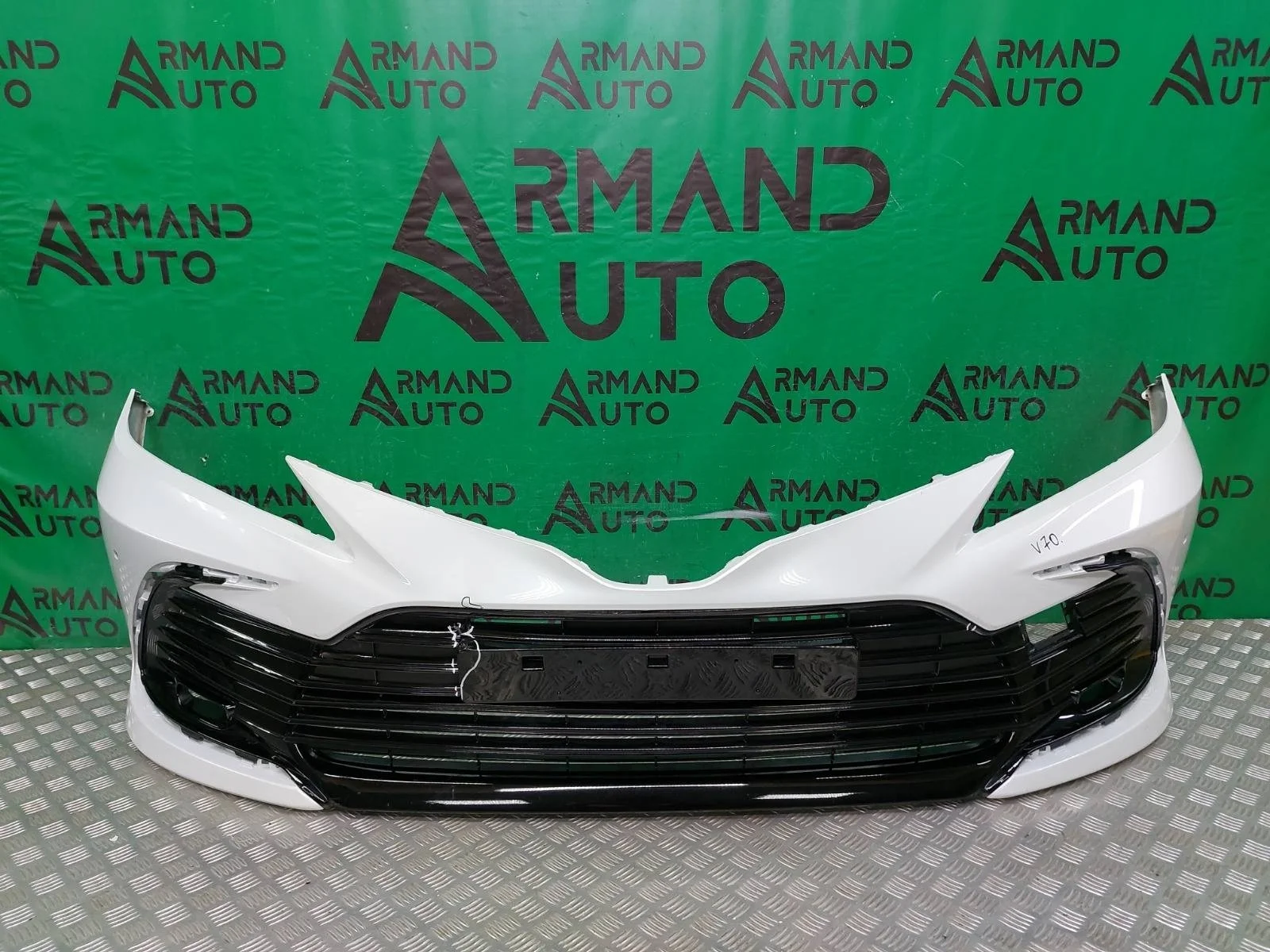 Бампер Toyota Camry 2020-нв 8 XV70