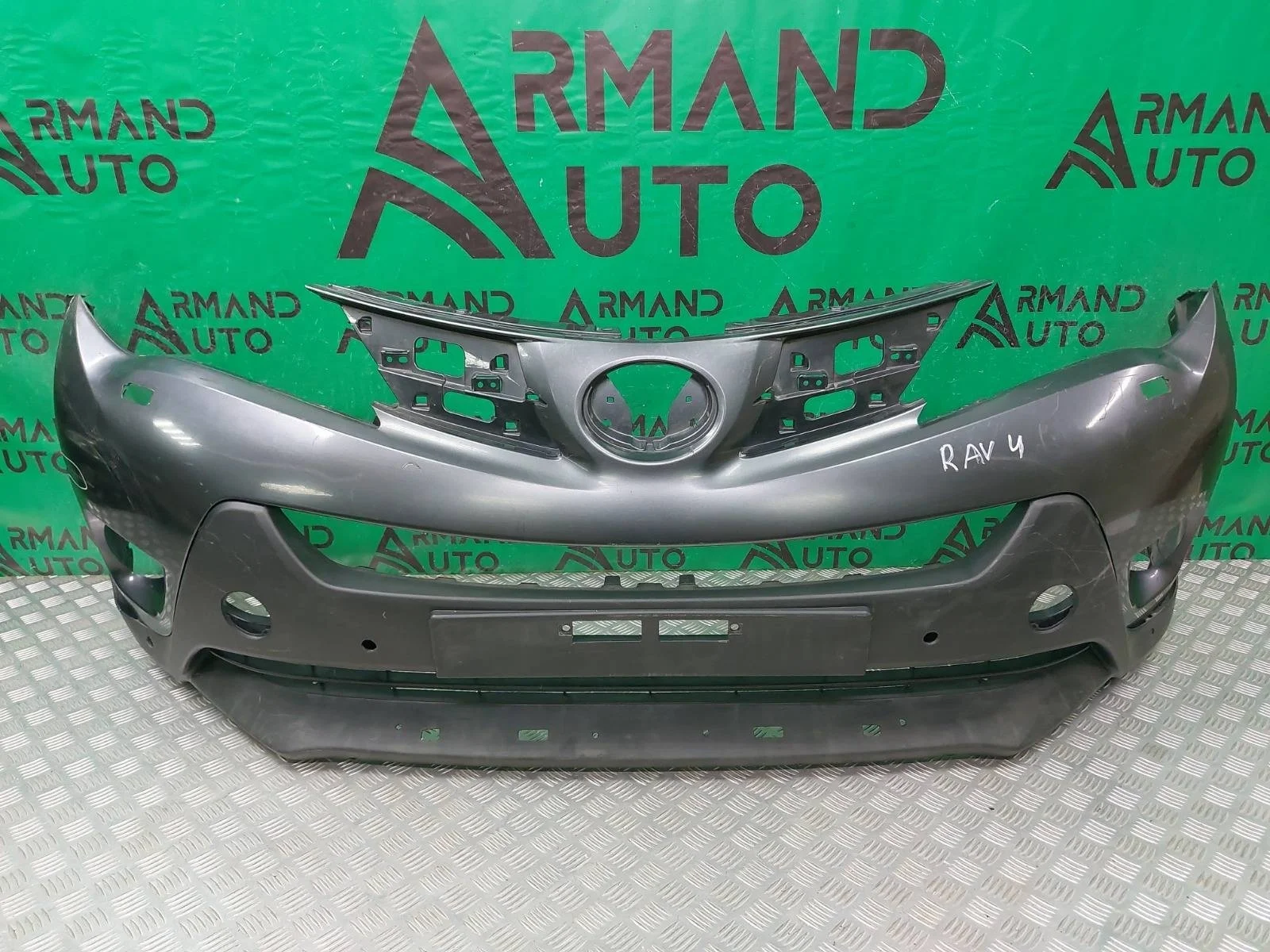 Бампер Toyota RAV4 2012-2015 CA40