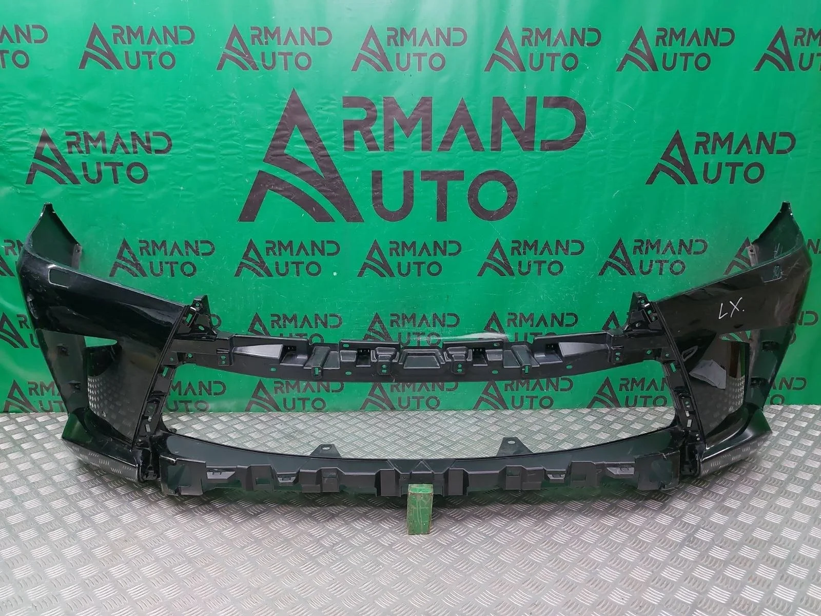 Бампер LEXUS LX 2015-2023 URJ200