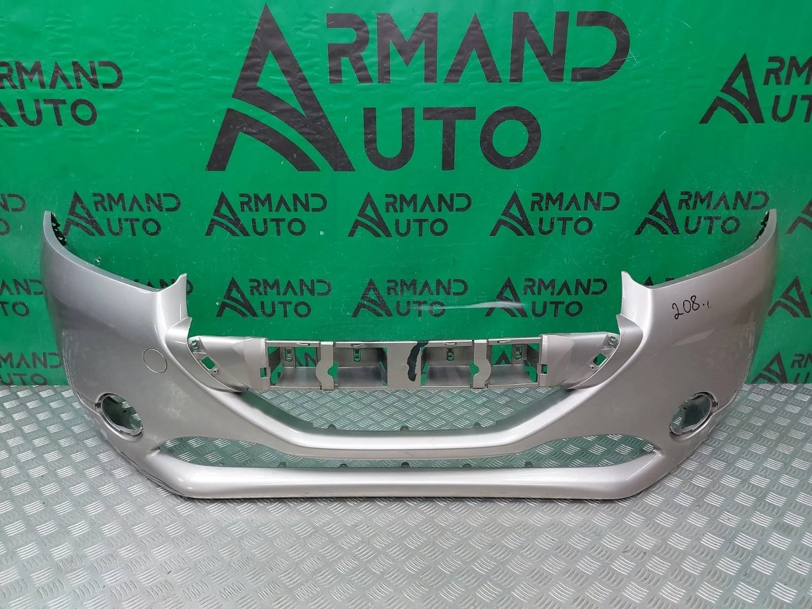 Бампер Peugeot 208 2012-2015