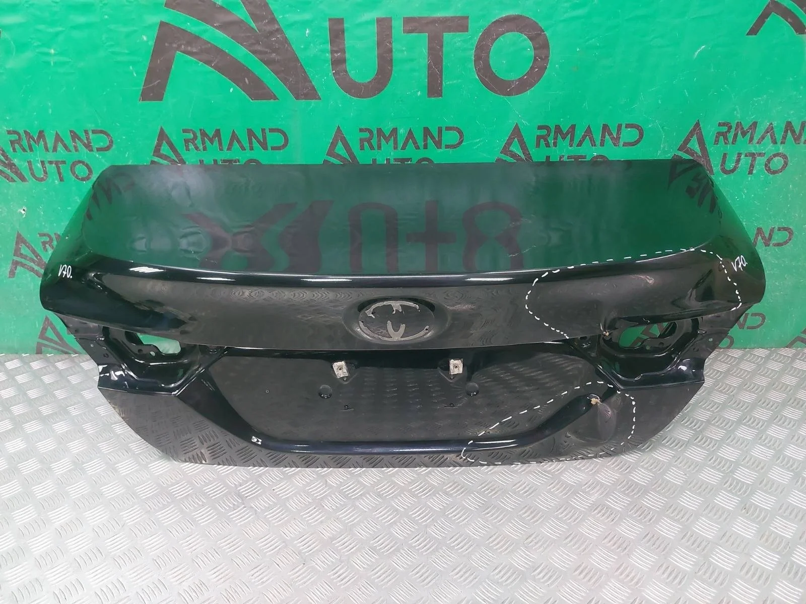 Крышка багажника Toyota Camry 2017-нв 8 XV70