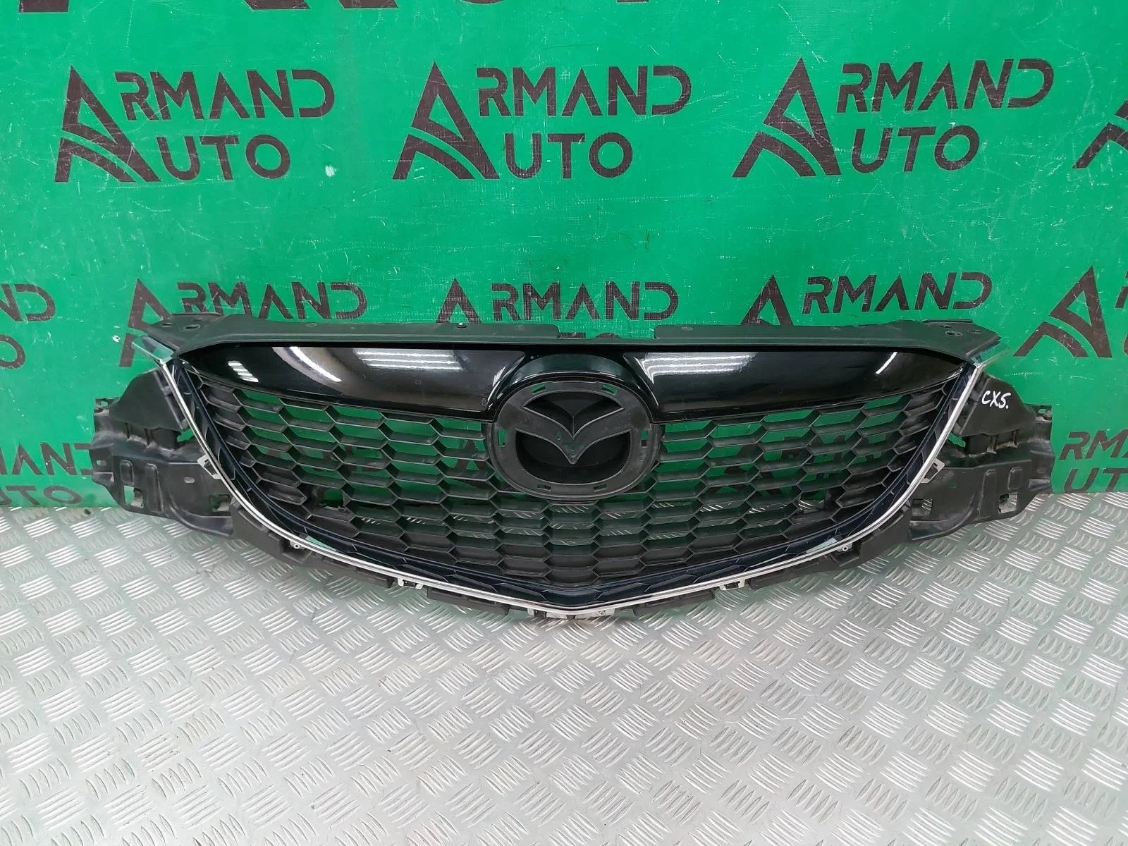 Решетка радиатора Mazda CX-5 2011-2015