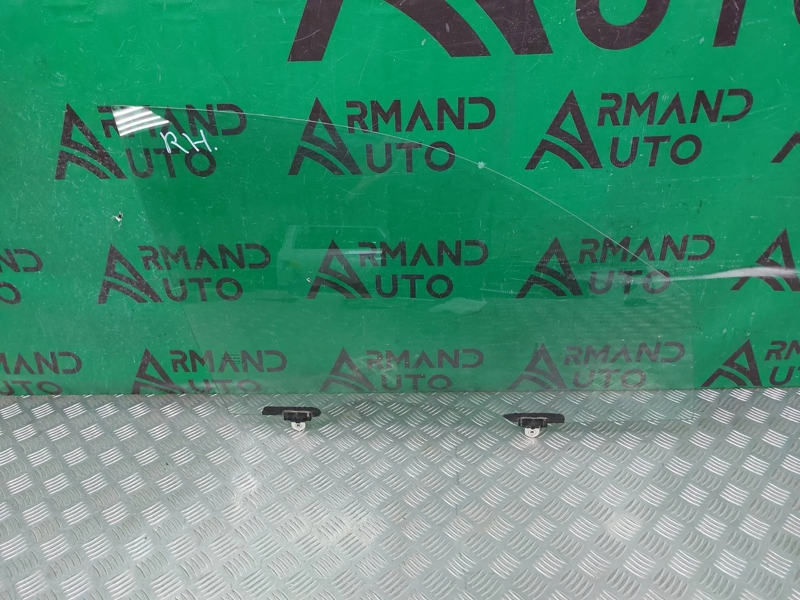 Стекло двери Mitsubishi Outlander 2012-нв 3