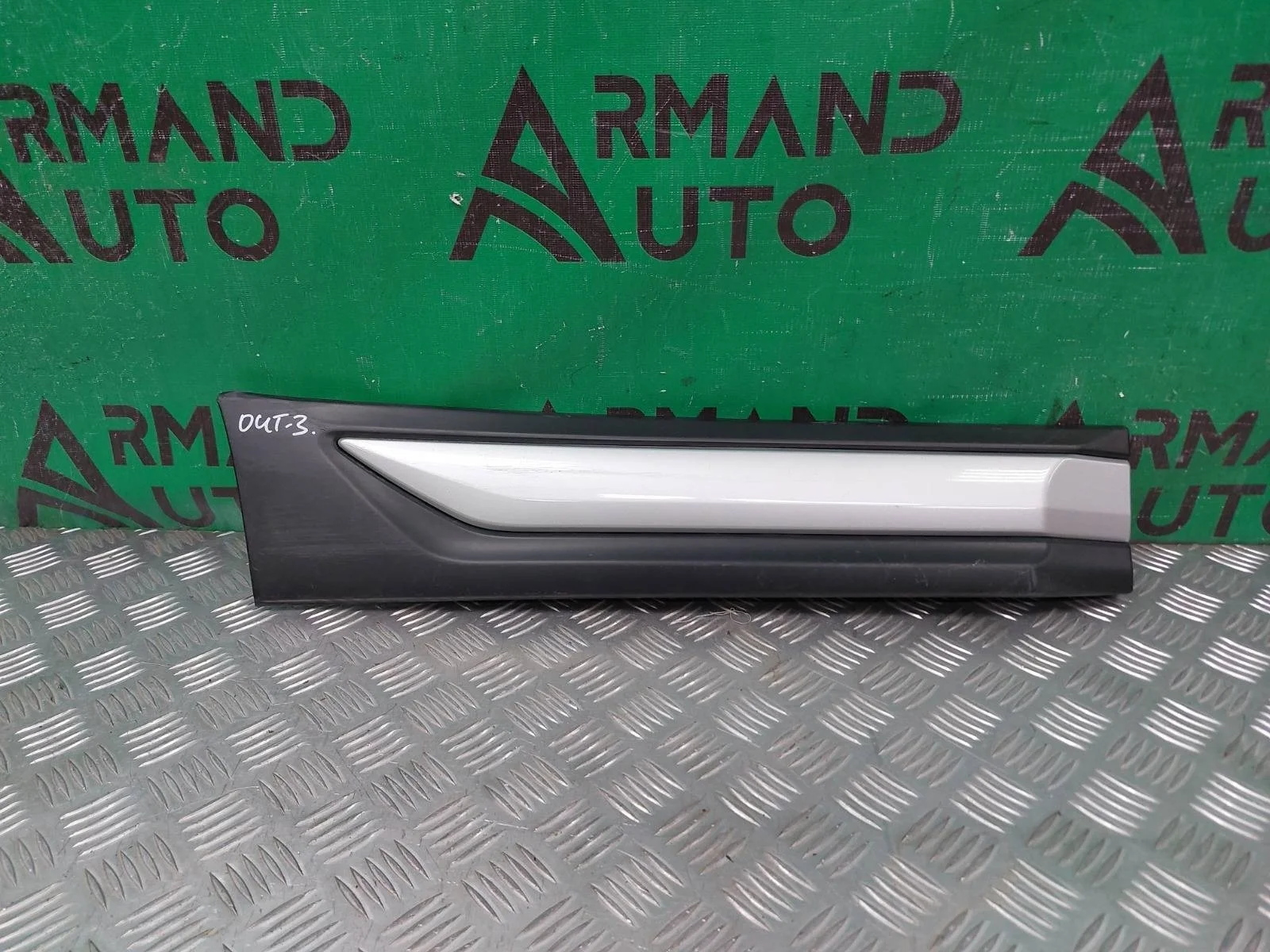 Молдинг двери Mitsubishi Outlander 2015-нв 3