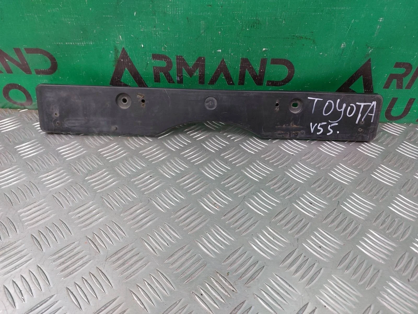 Площадка под гос номер toyota Camry 2014-2017 XV50