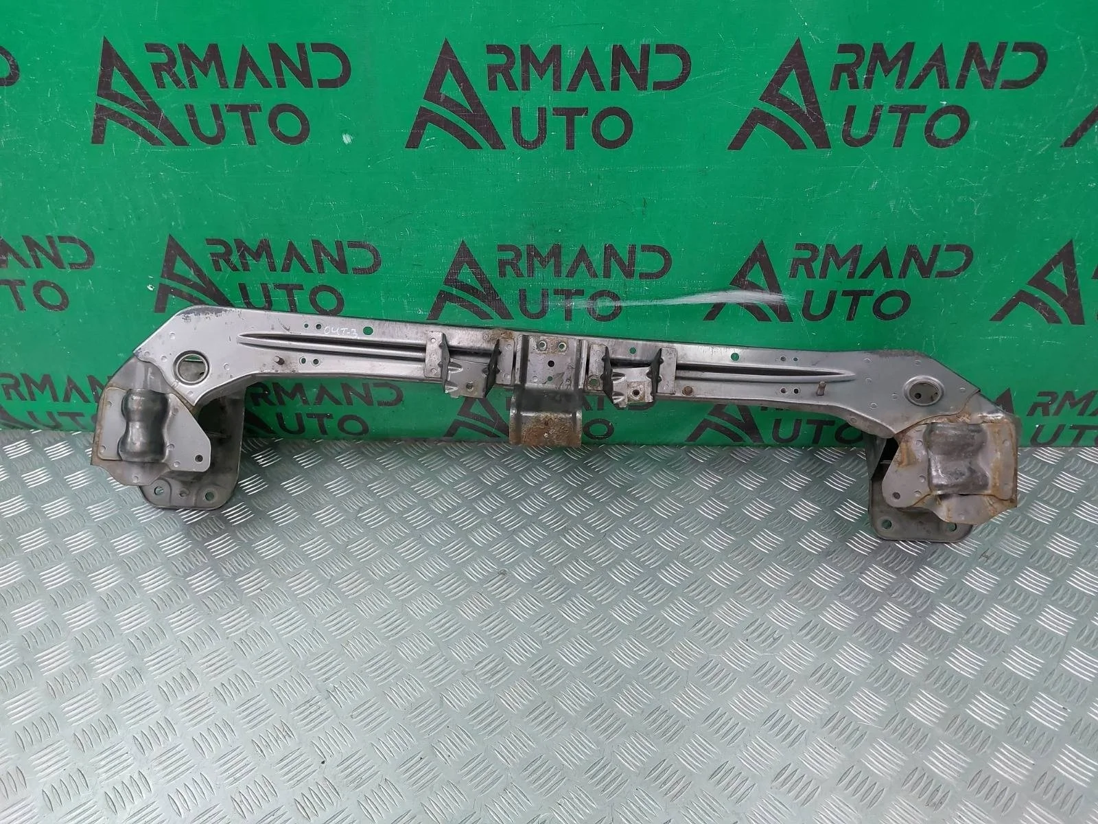 Усилитель бампера Mitsubishi Outlander 2005-2013 XL