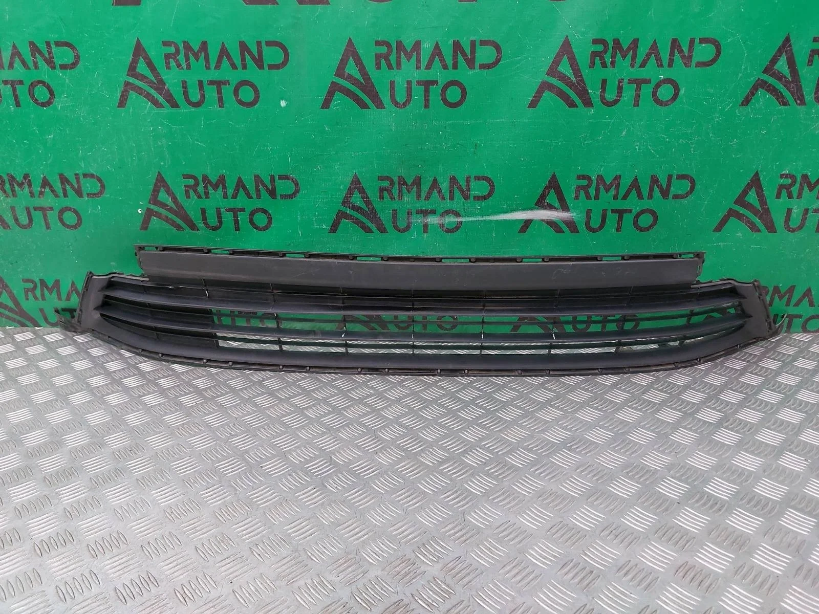 Решетка бампера Toyota RAV4 2015-2019 CA40