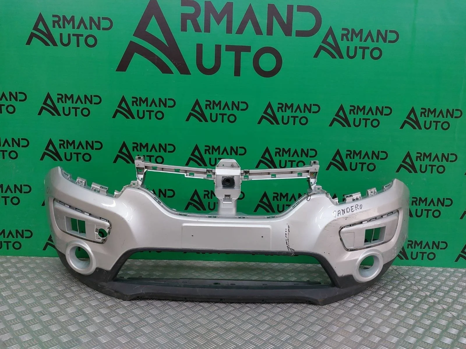 Бампер Renault Sandero 2013-2019