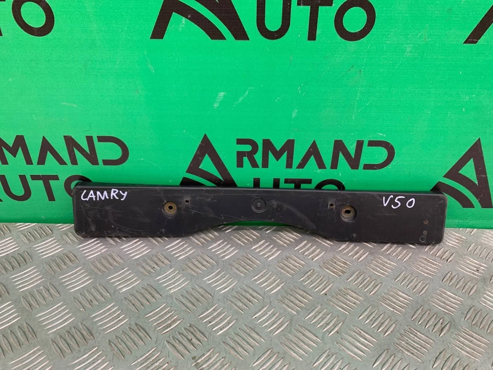 Площадка под гос номер Toyota Camry 2011-2014 7 XV50