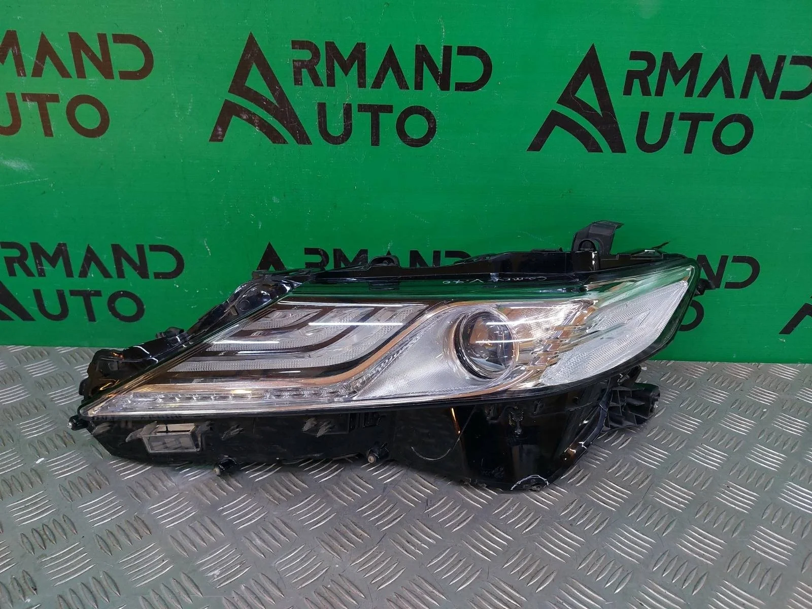 Фара Toyota Camry 2017-2021 8 XV70