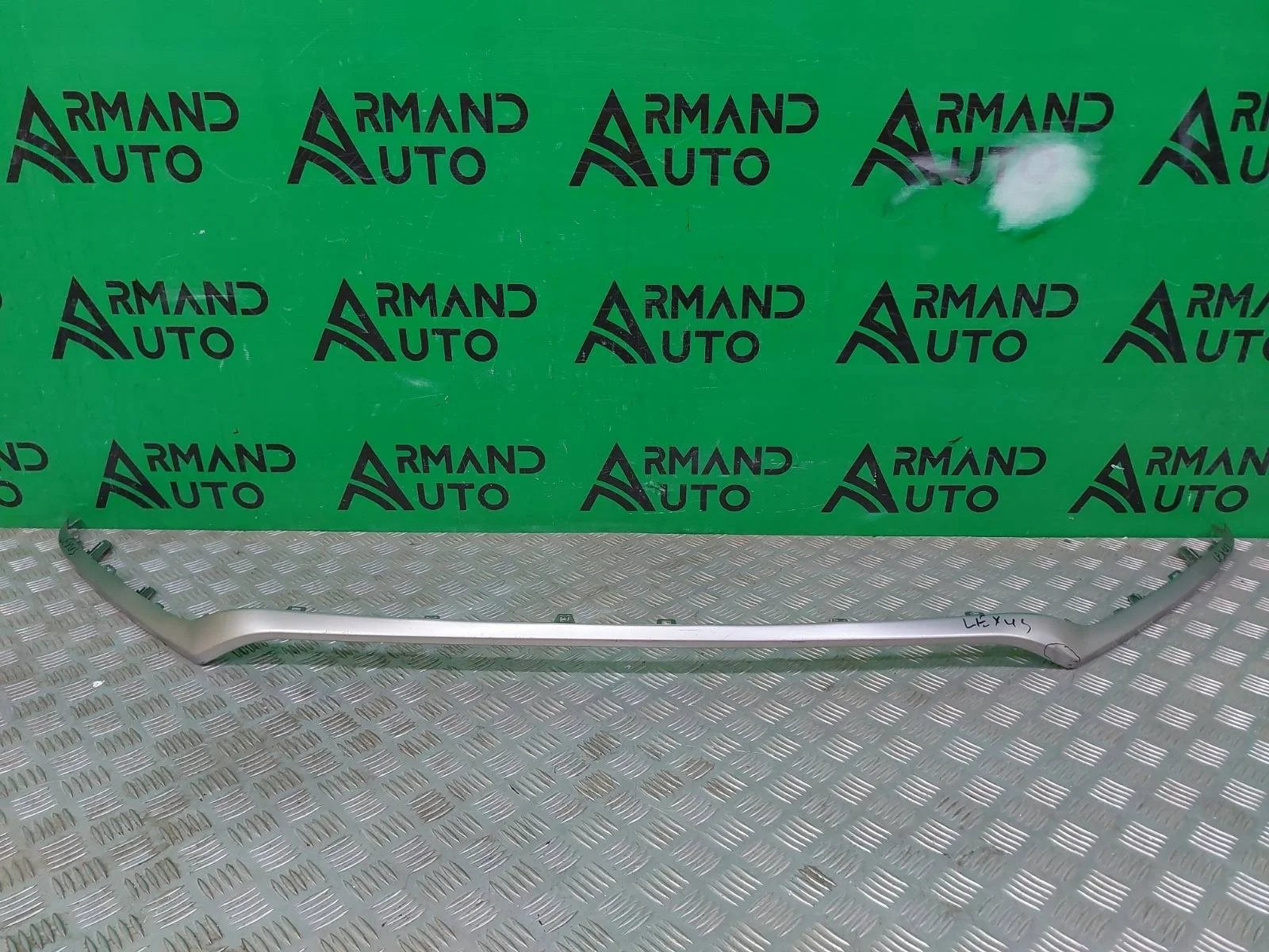 Накладка бампера Lexus NX 2017-2021