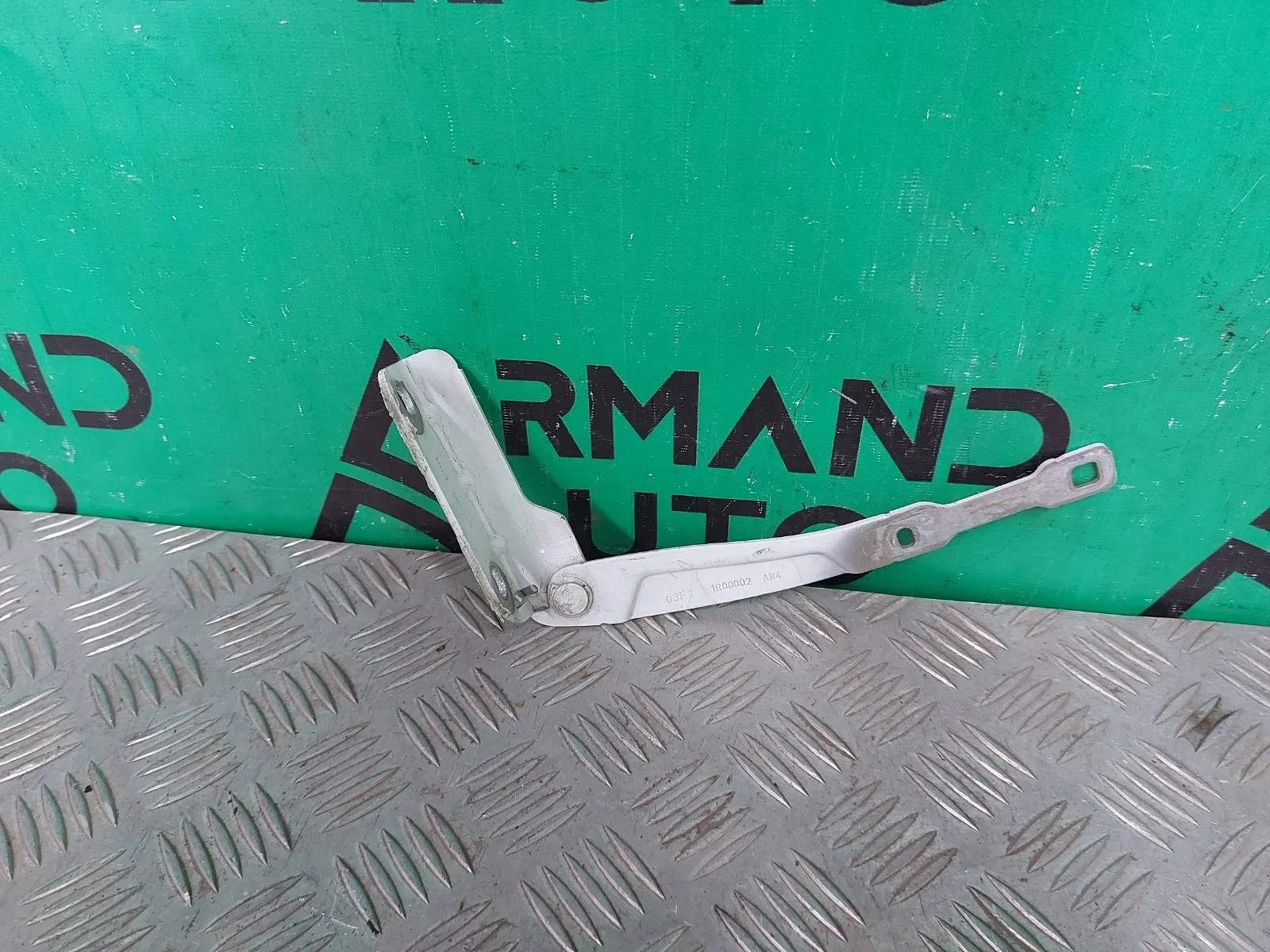 Петля капота Renault Logan 2012-2022