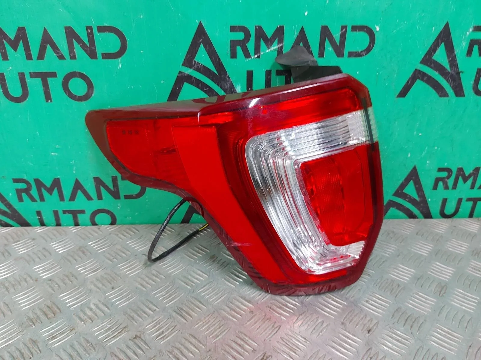 Фонарь Ford Explorer 2015-2019 U502