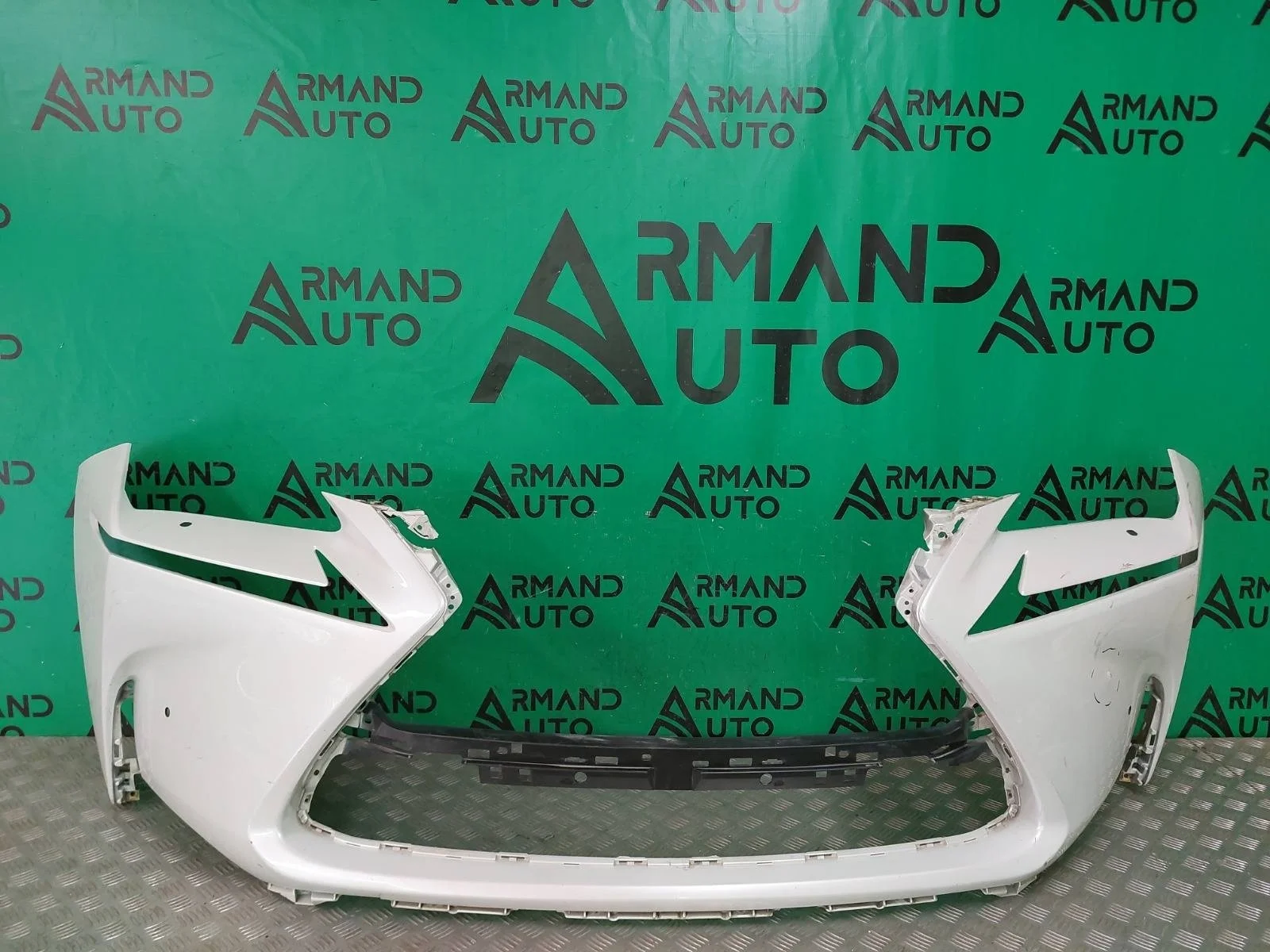 Бампер Lexus NX 2014-2017