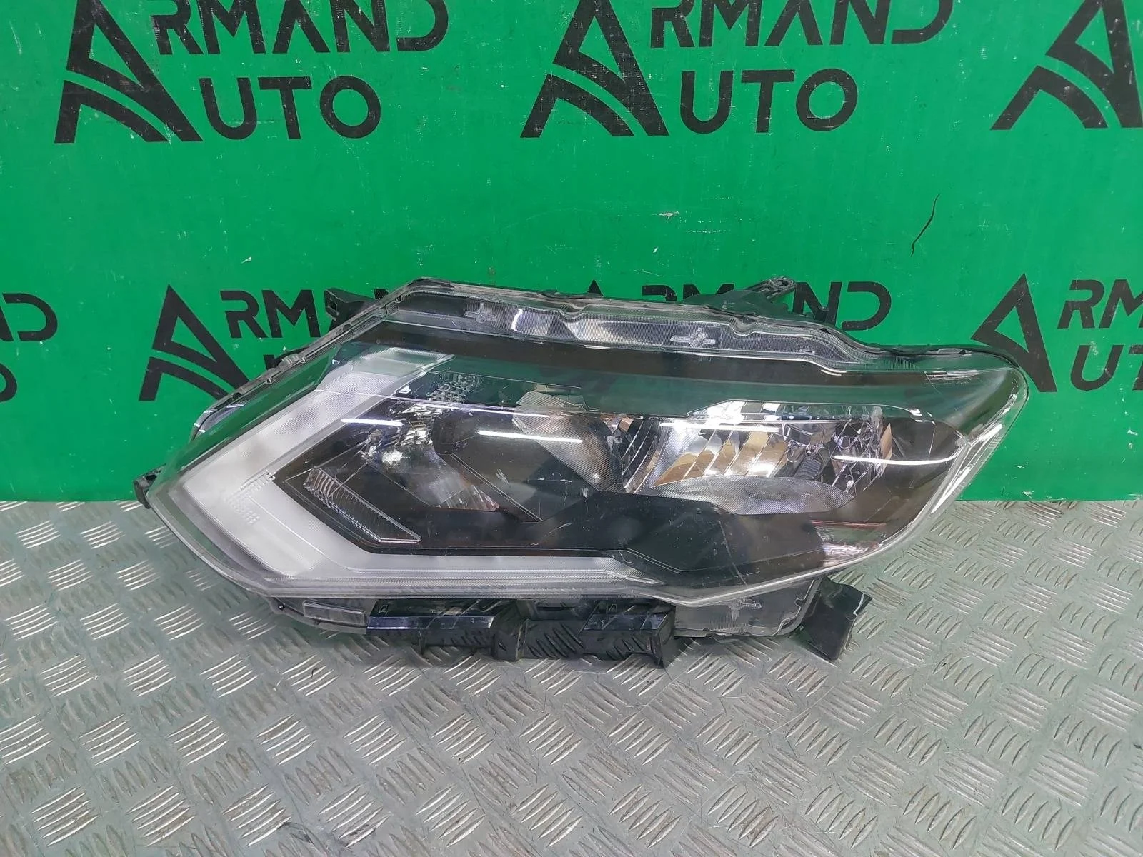 Фара Nissan X-TRAIL 2017-2022 3 T32