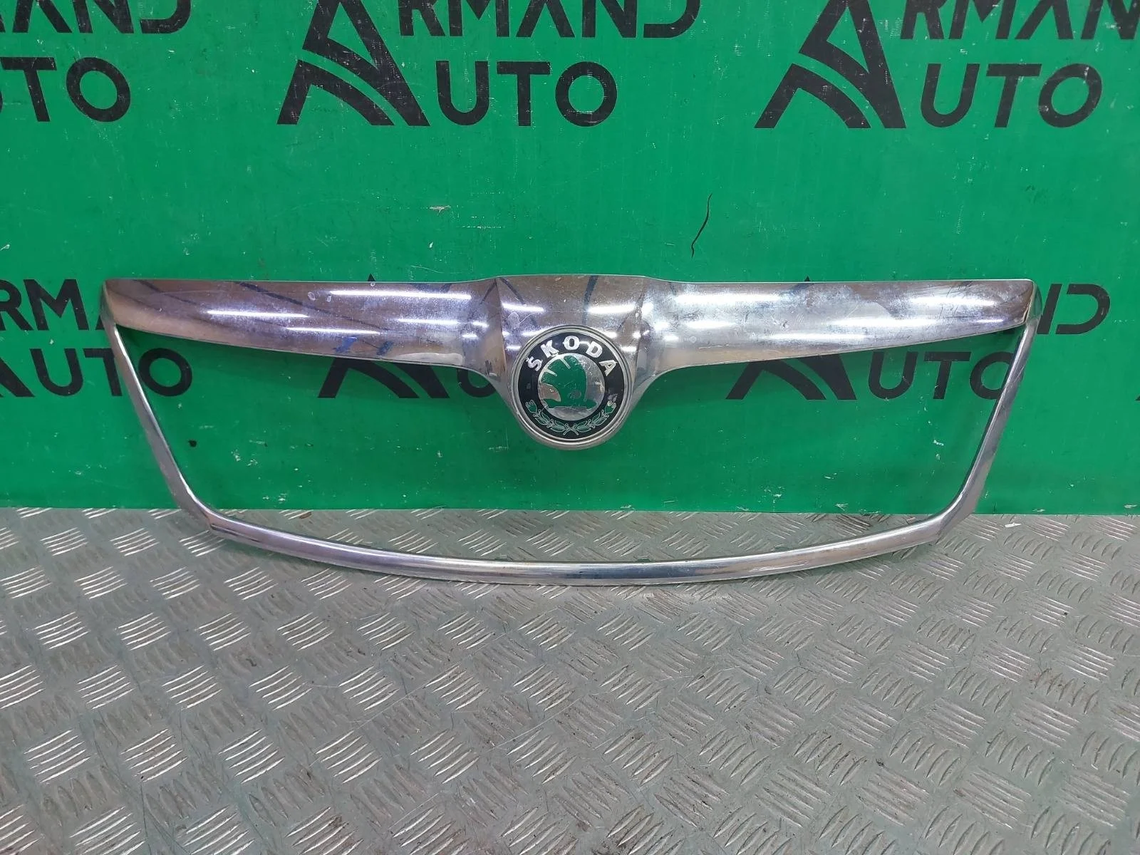 Окантовка решетки радиатора Skoda Octavia 2008-2013 A5 (1Z)