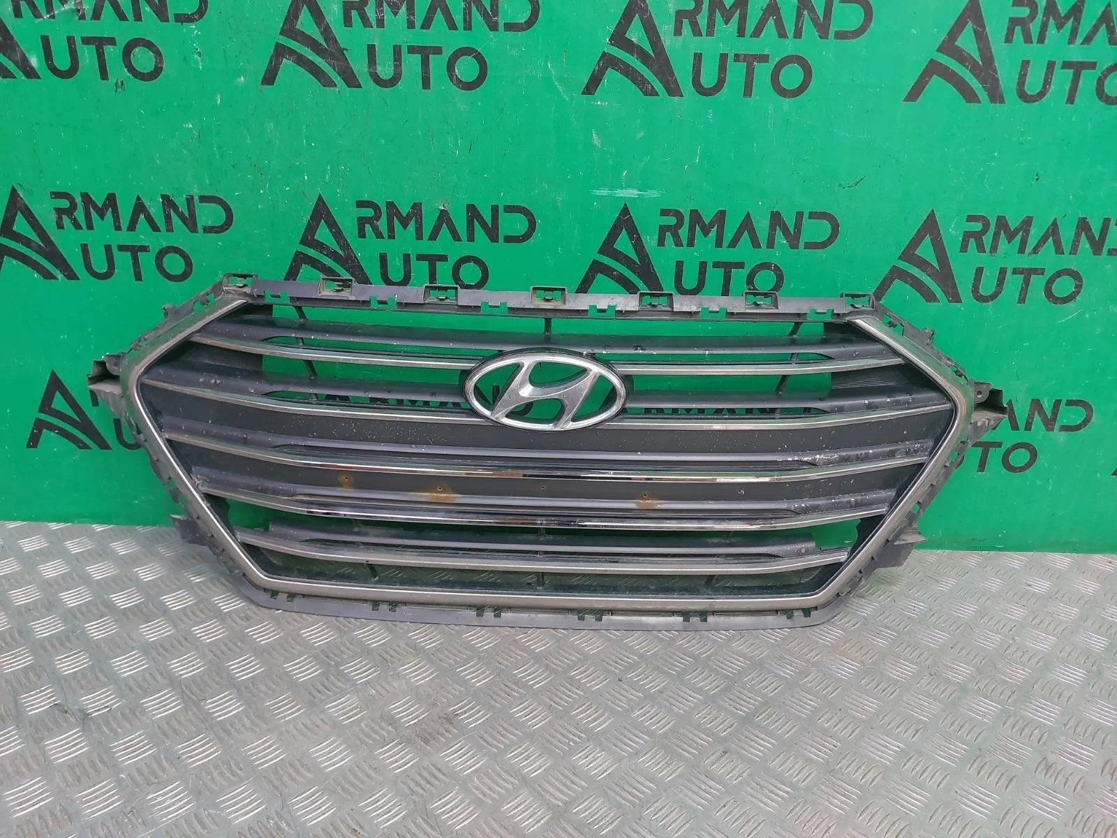 Решетка радиатора Hyundai Elantra 2015-2019 6 AD