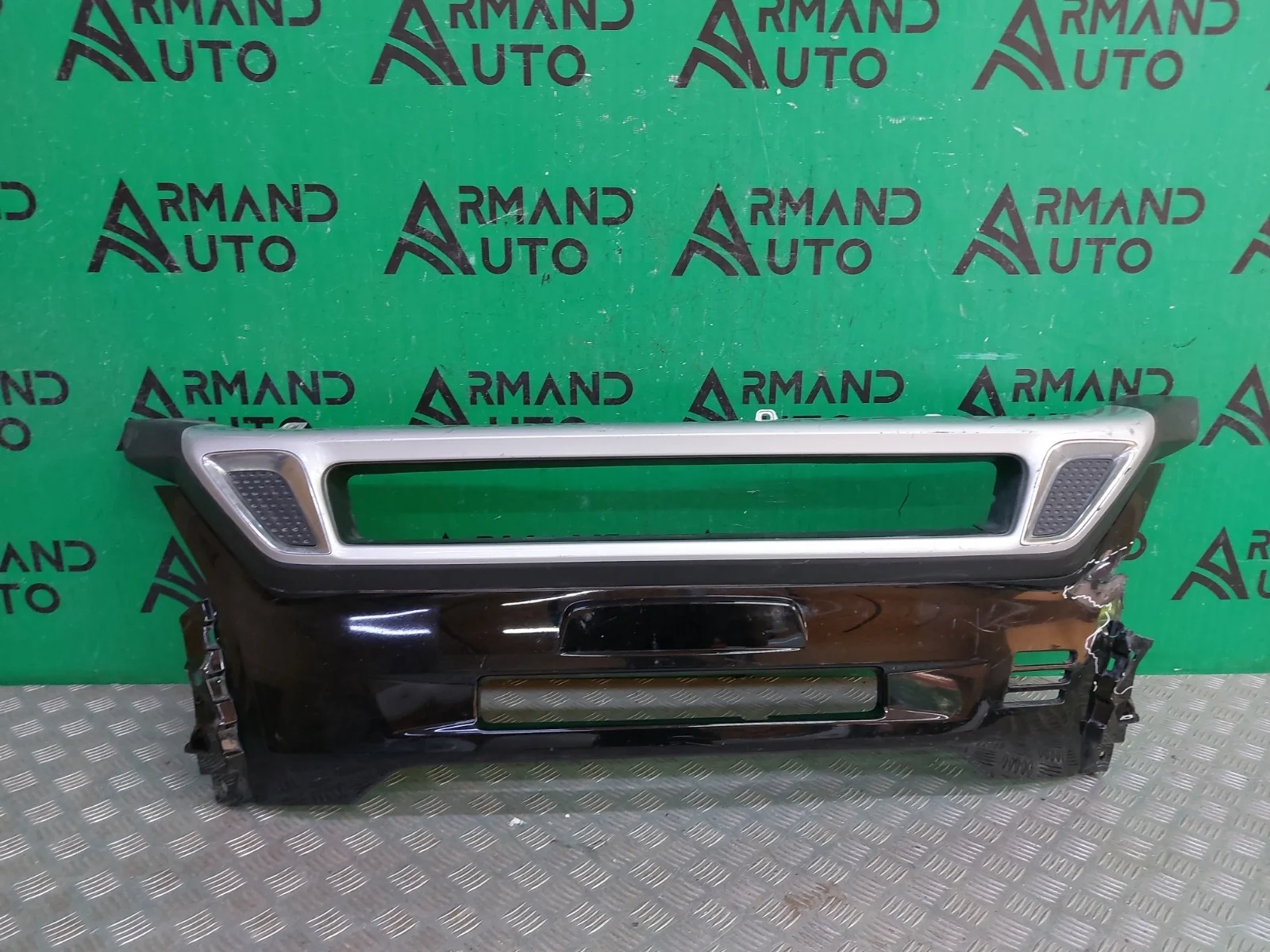 Накладка бампера Mitsubishi Outlander 2018-нв 3