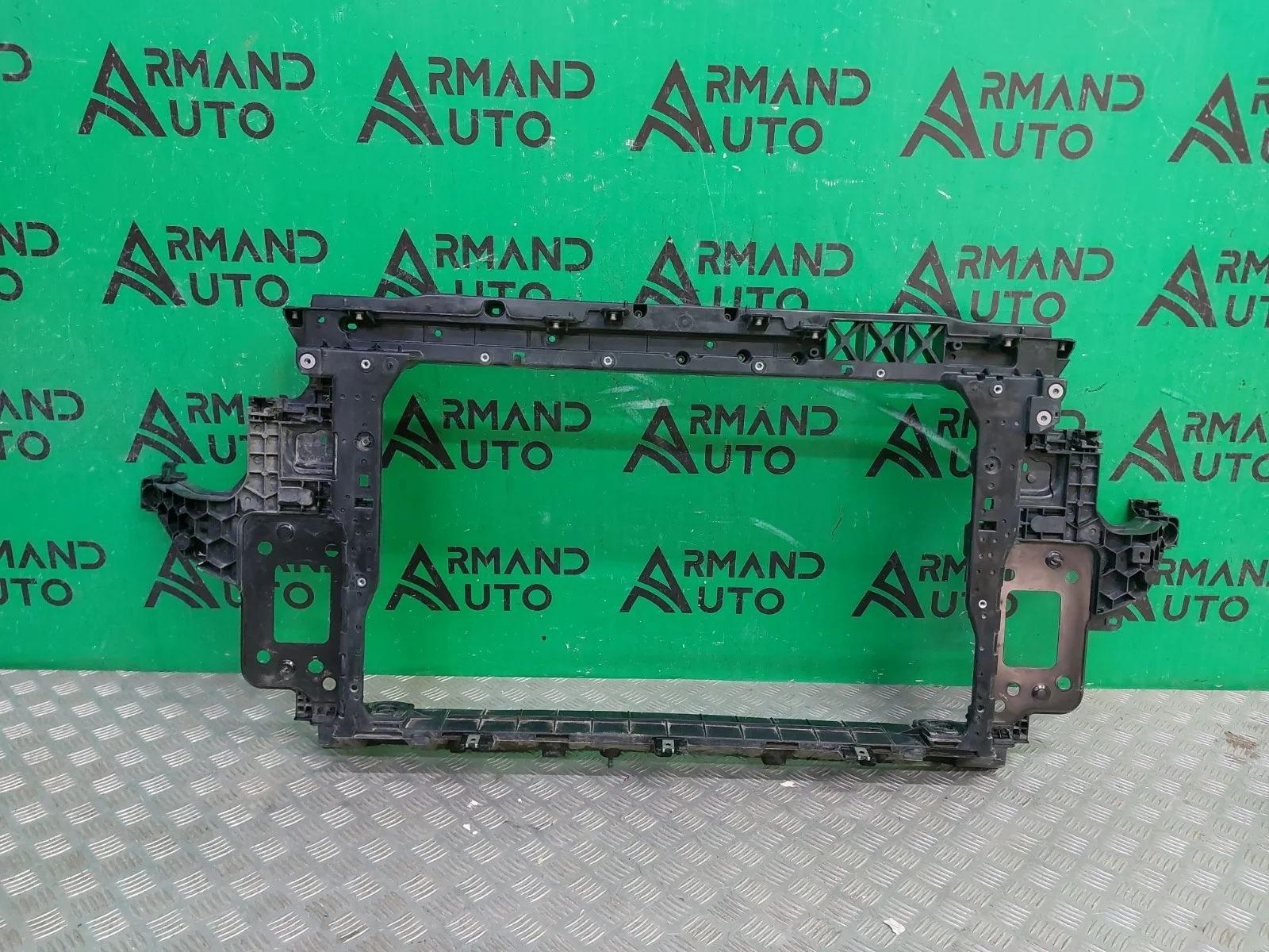 Панель передняя (суппорт радиатора) Kia Seltos 2019-нв