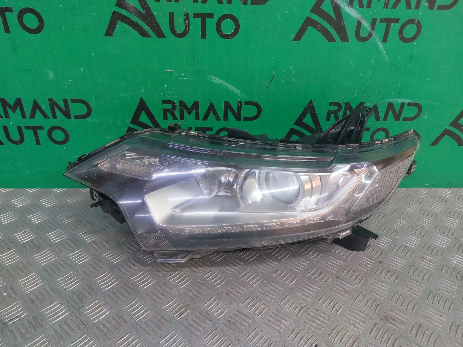 Фара Mitsubishi Outlander 2015-нв 3