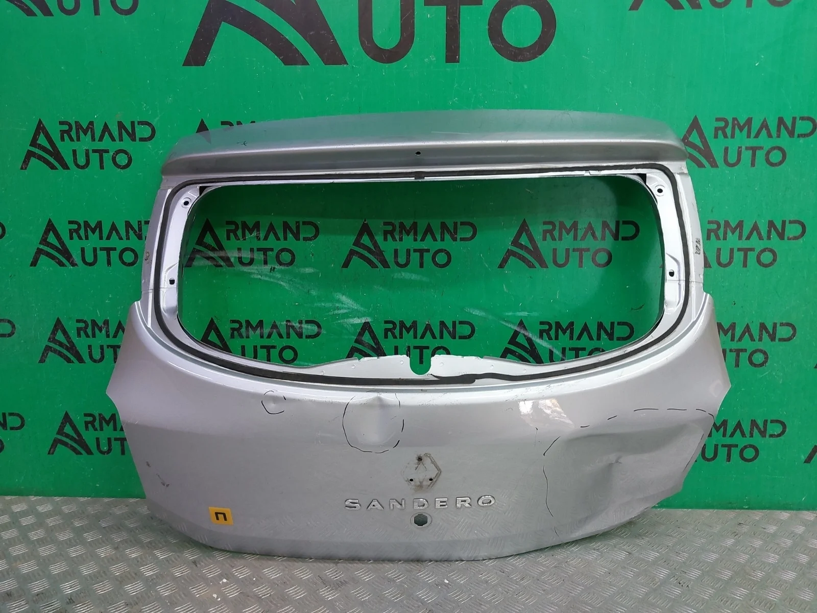 Дверь багажника Renault Sandero 2013-2022