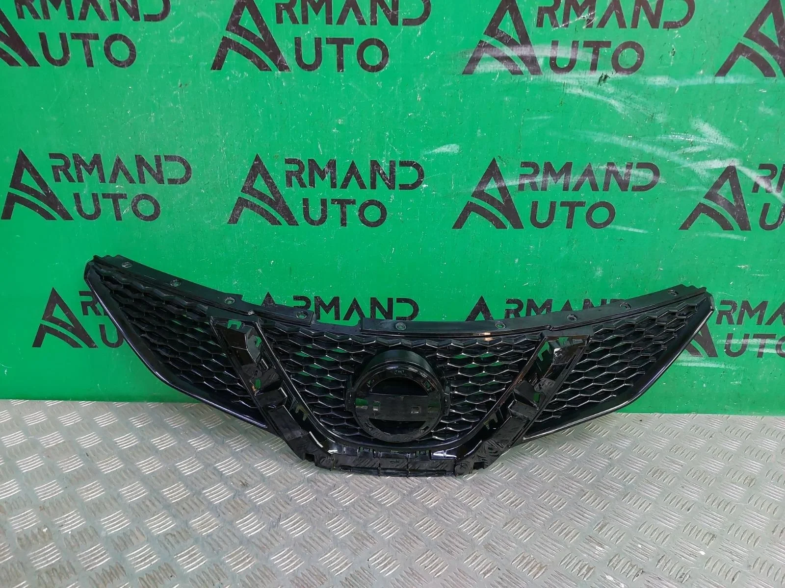 Решетка радиатора Nissan Qashqai 2013-2019 j11