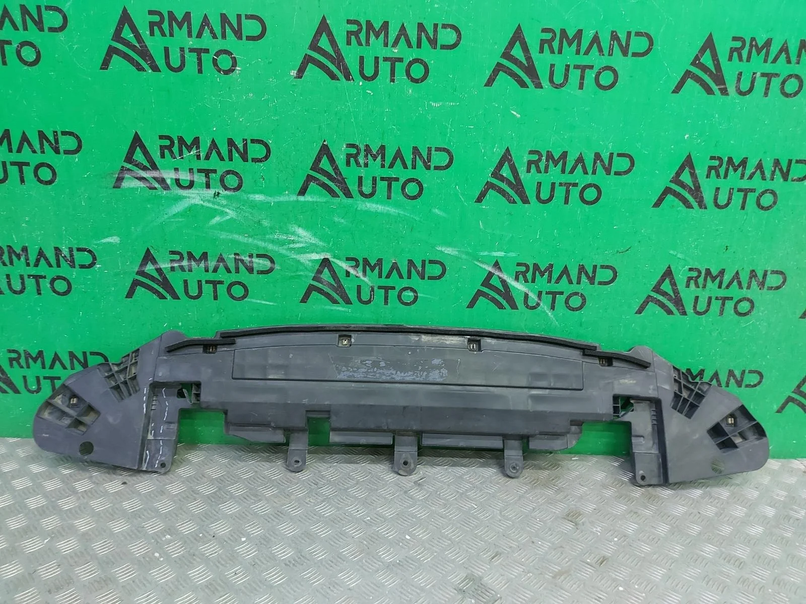 Пыльник бампера Toyota Camry 2017-нв 8 XV70