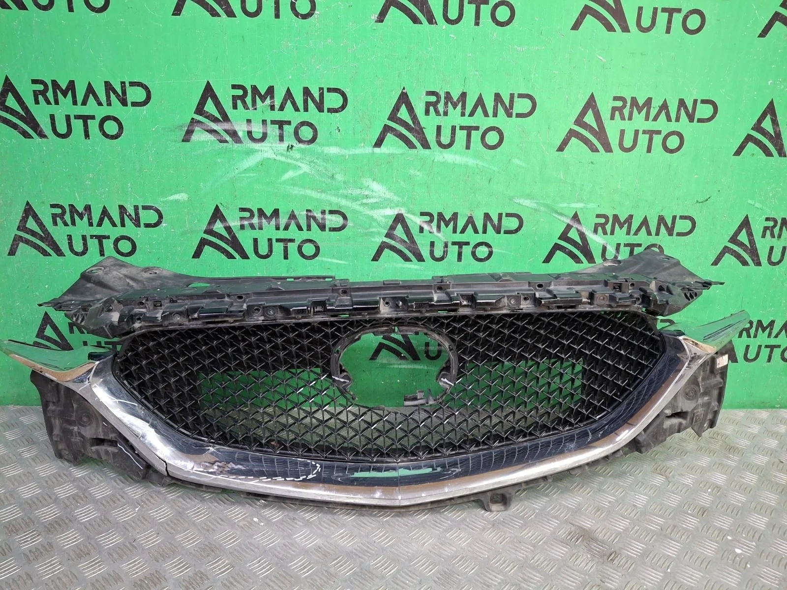 Решетка радиатора Mazda CX-5 2017-нв