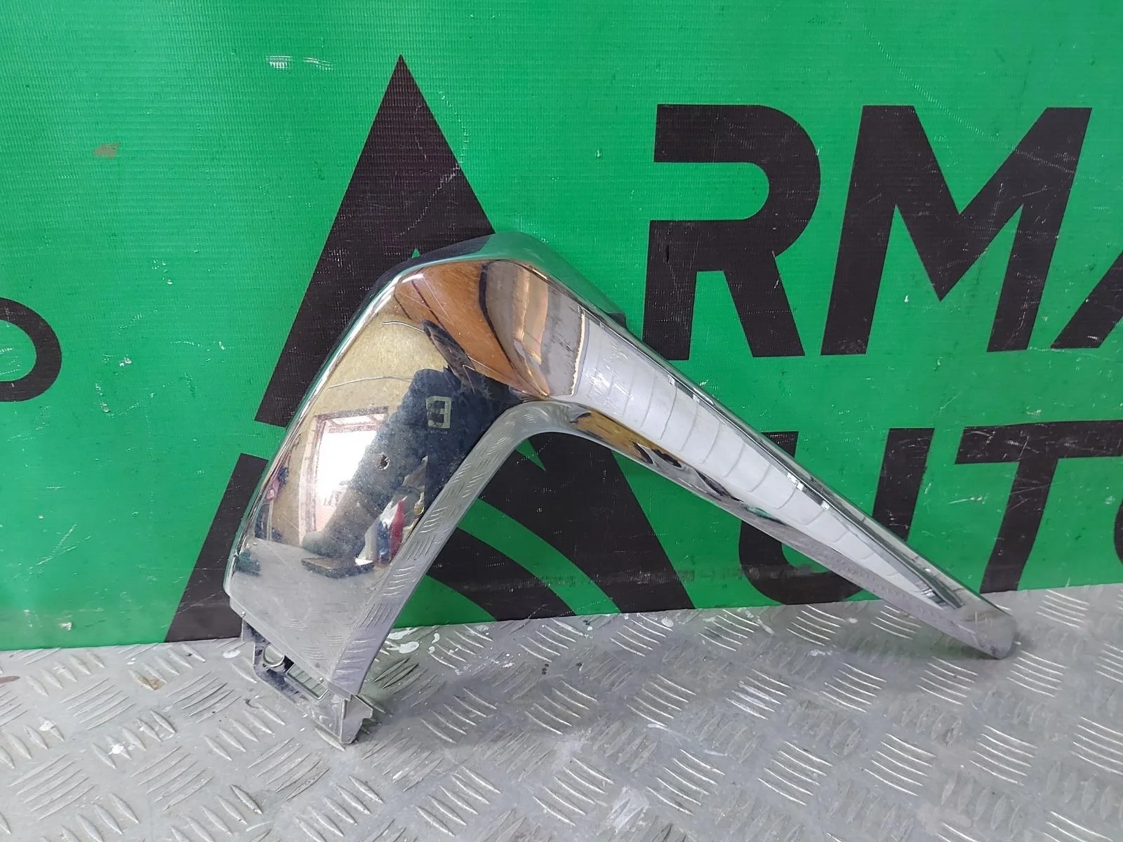 Накладка бампера Mitsubishi Outlander 2015-нв 3