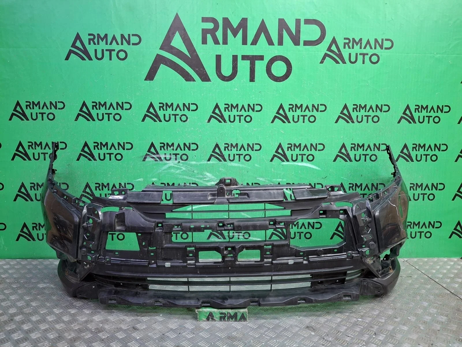 Бампер Mitsubishi Outlander 2018-нв 3