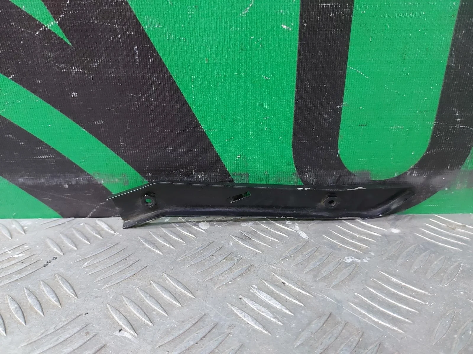 Кронштейн бампера Skoda Rapid 2014-2017