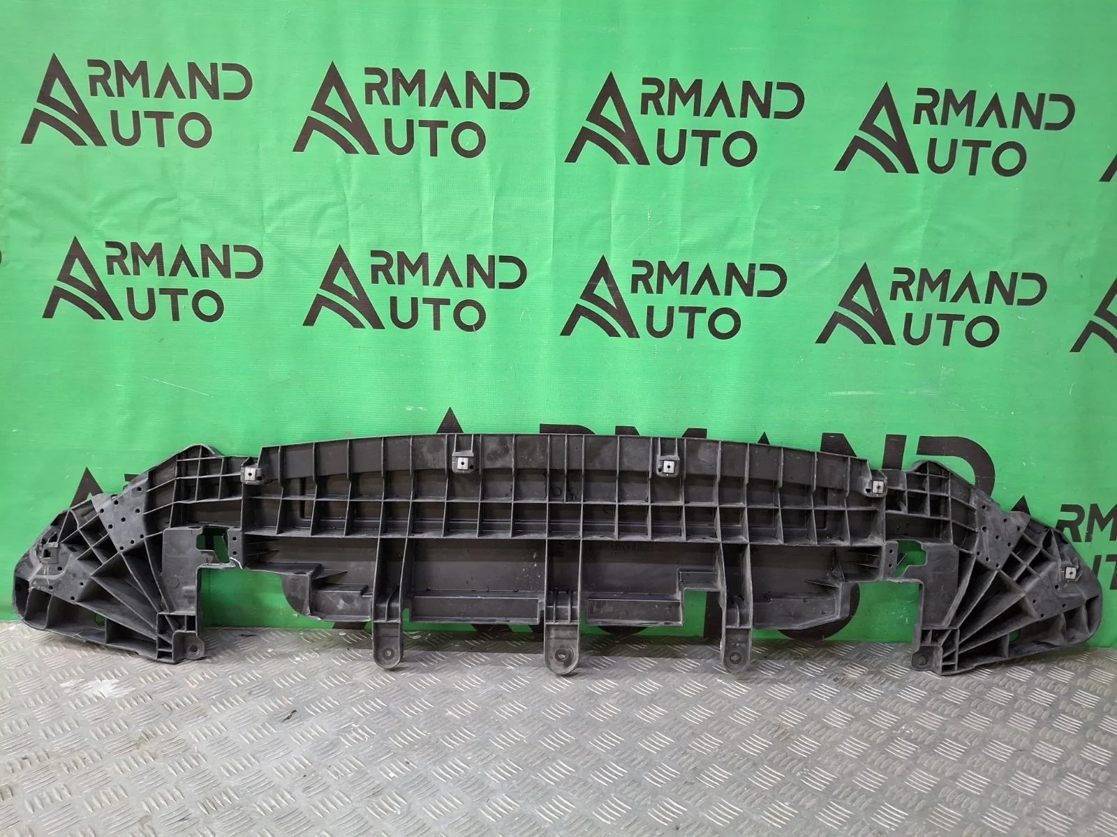 Пыльник бампера Toyota Camry 2017-нв 8 XV70