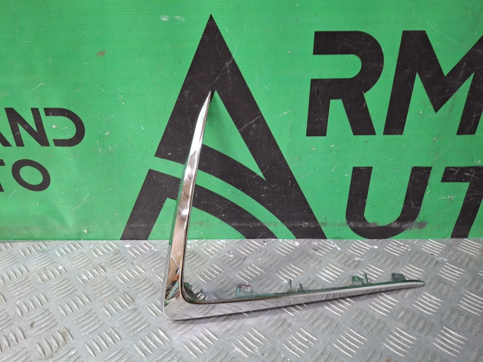 Накладка решетки радиатора Lexus ES 2018-нв 7