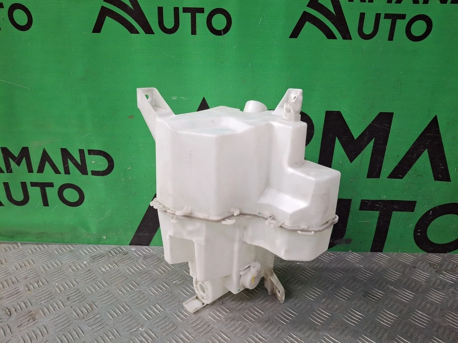 Бачок стеклоомывателя Nissan X-Trail 2017-2022 3 T32