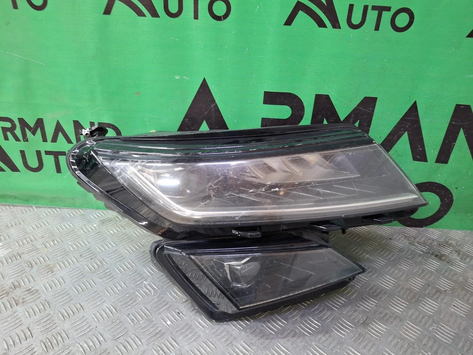 Фара Skoda Kodiaq 2016-2022