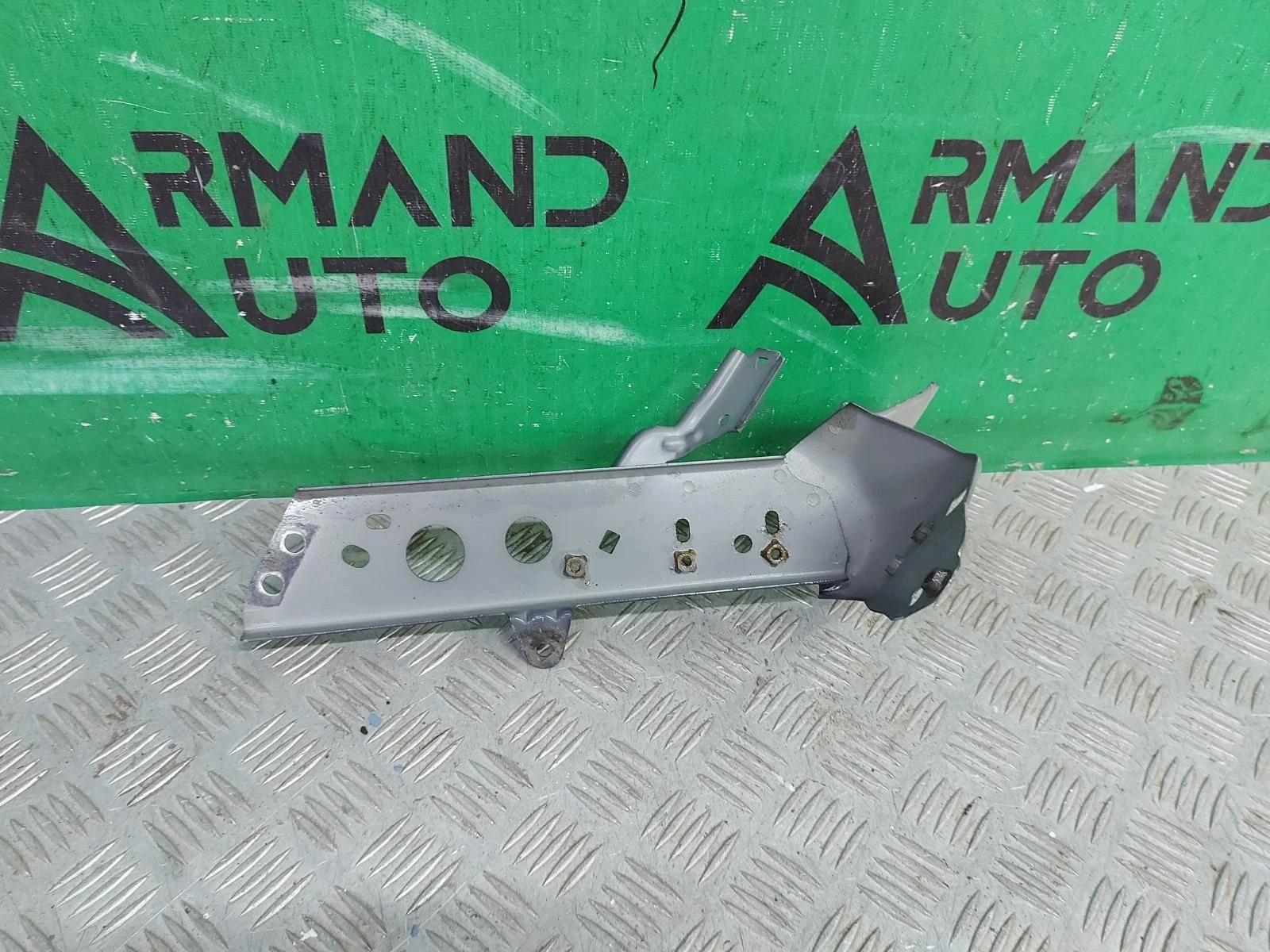 Кронштейн крыла Mazda CX-5 2017-нв