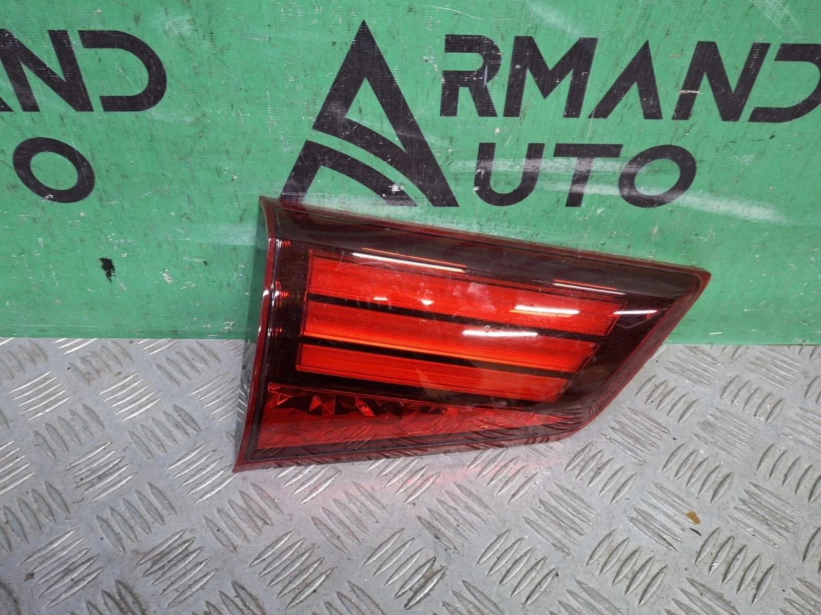 Фонарь внутренний Mitsubishi Outlander 2015-нв 3