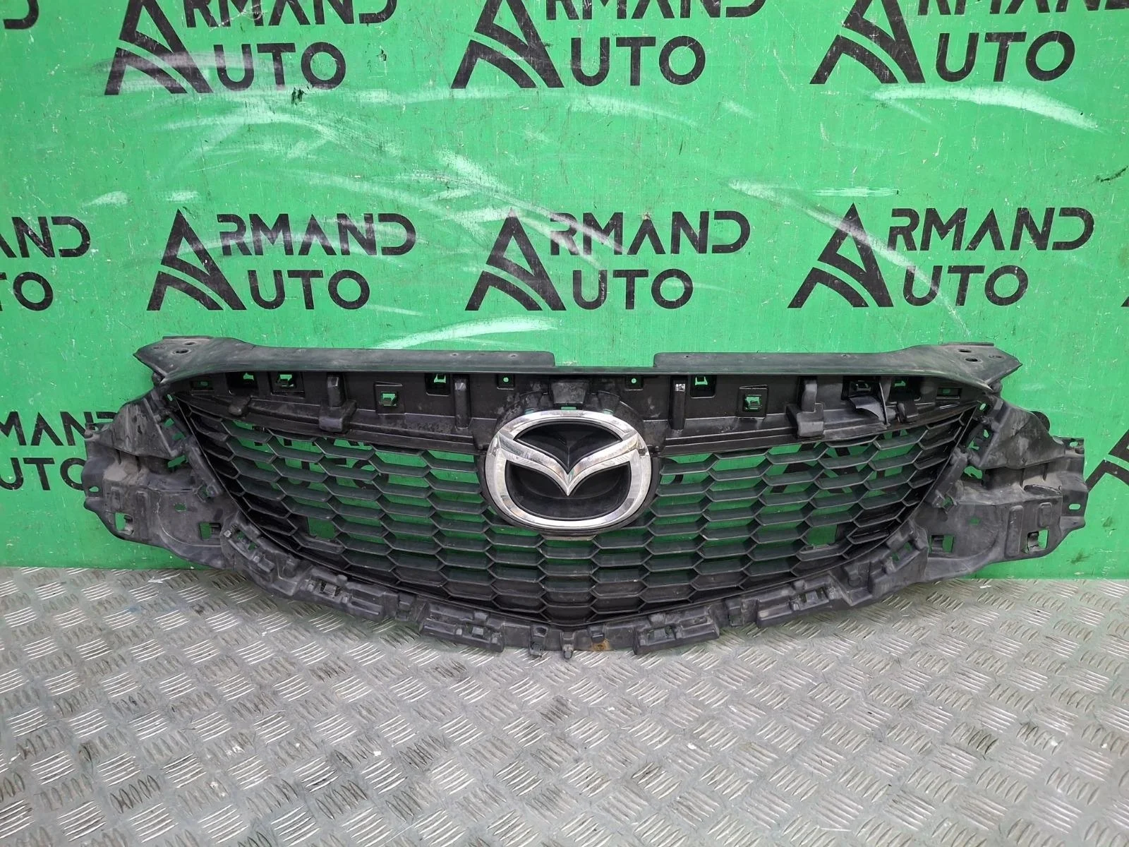 Решетка радиатора Mazda CX-5 2011-2015