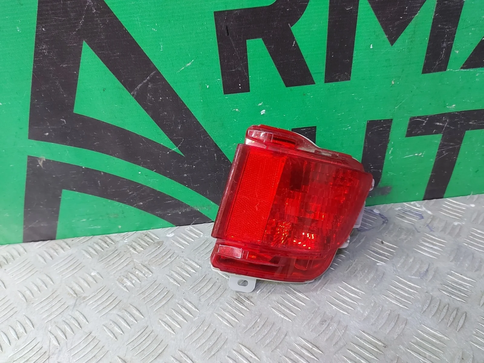 Фонарь противотуманный Toyota Land Cruiser 2015-2021 200