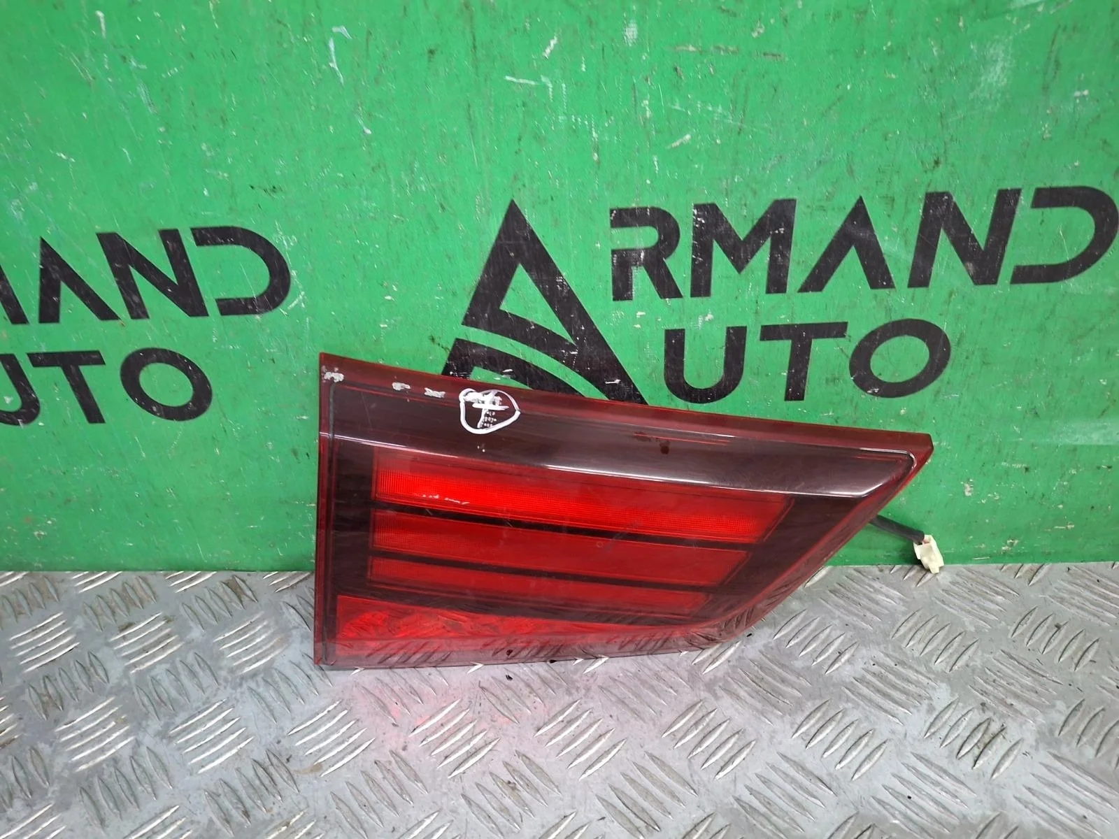 Фонарь внутренний Mitsubishi Outlander 2015-нв 3