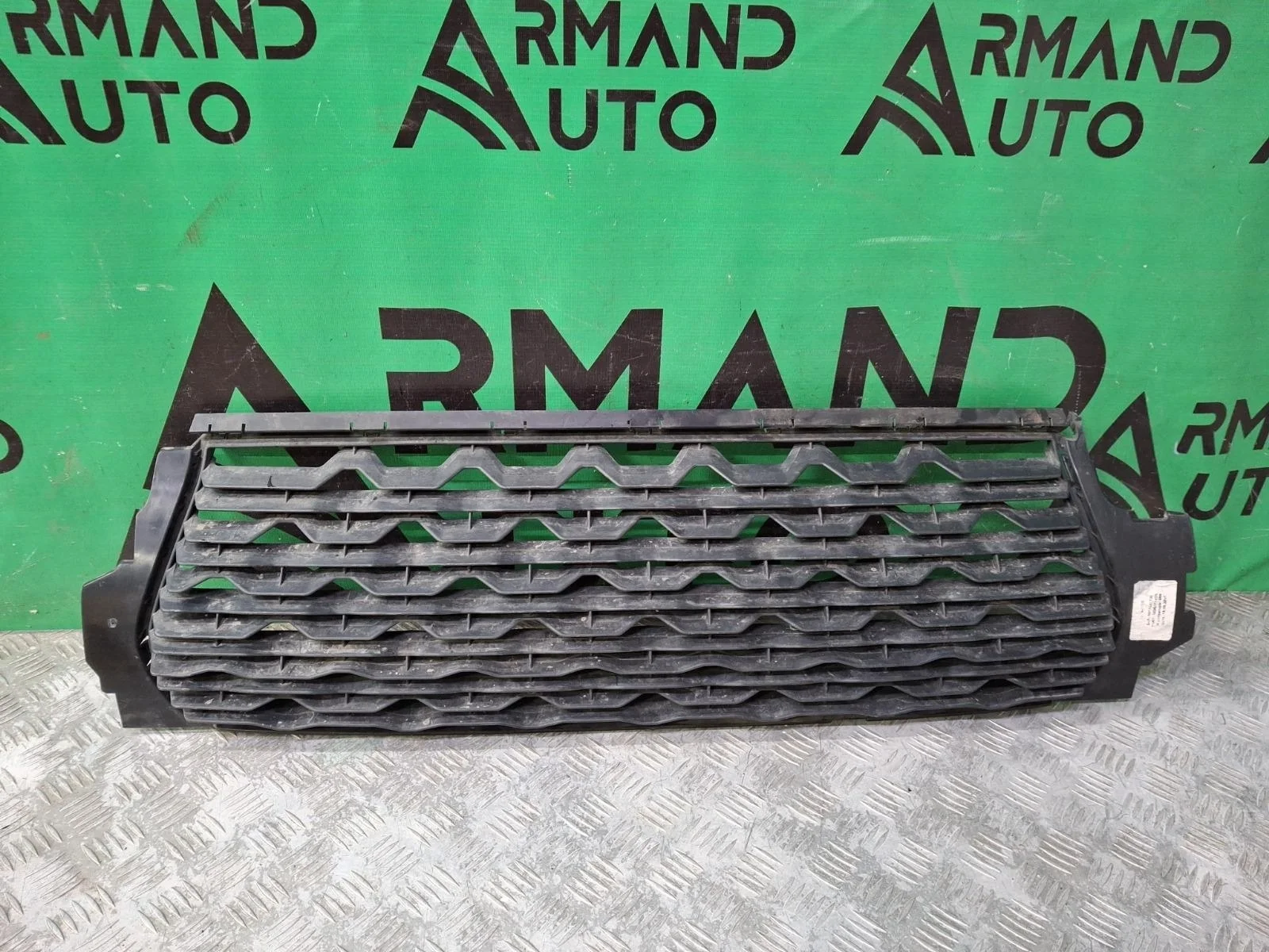 Решетка бампера Renault Duster 2021-нв