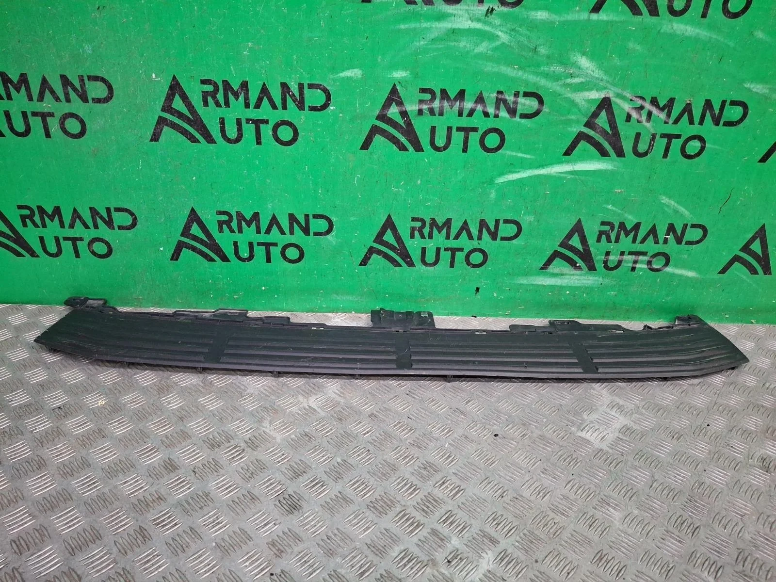 Накладка бампера верхняя Lexus GX 2013-нв URJ150