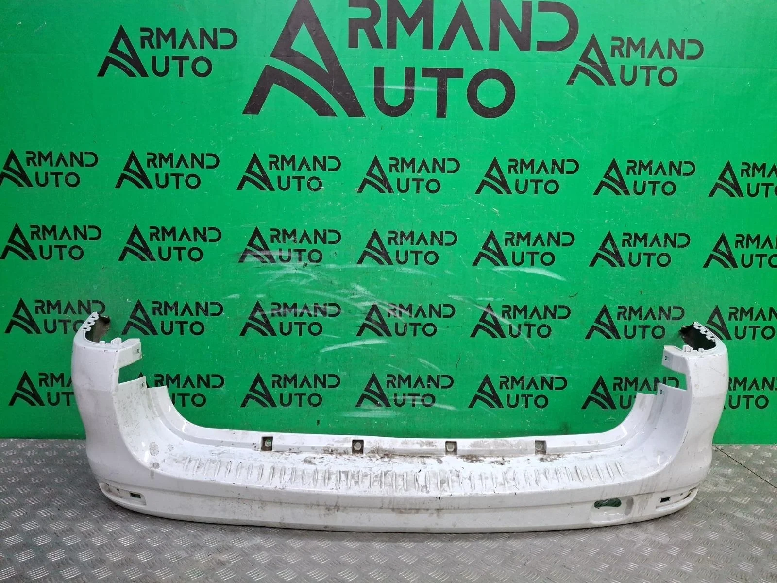 Бампер Lada Largus 2012-нв