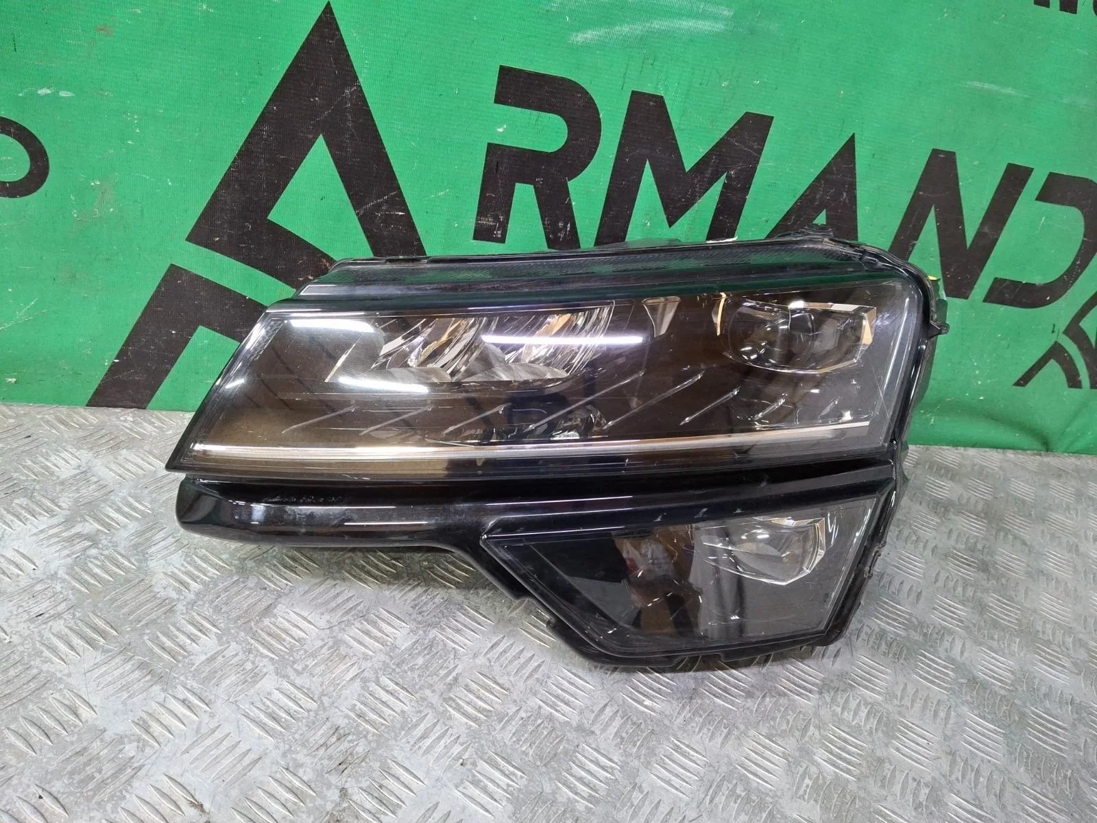 Фара Skoda Karoq 2017-нв